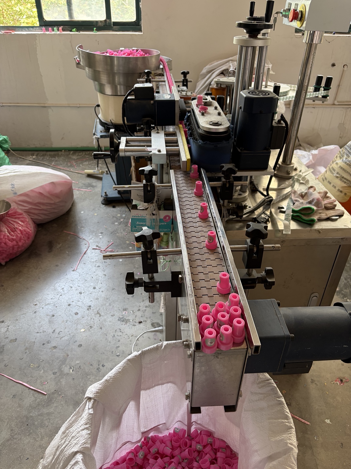 Real YIHUA stamp labeling and assembly production line